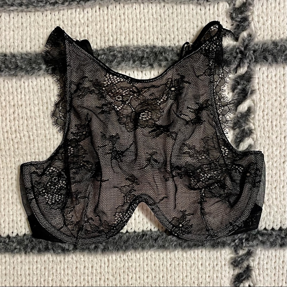 Victoria’s Secret Lace Bralette Bra Underwire 32C